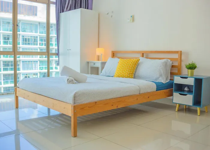Mount Austin Ikea, Aeon 10Mins -Pool View- C115