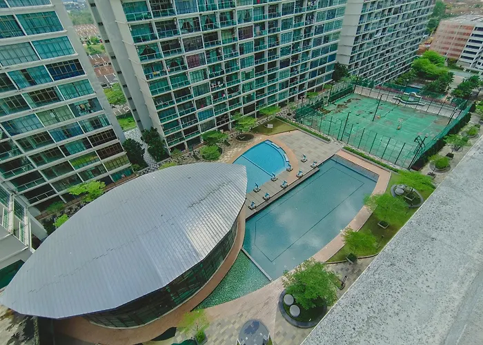 Mount Austin Ikea, Aeon 10Mins -Pool View- C115